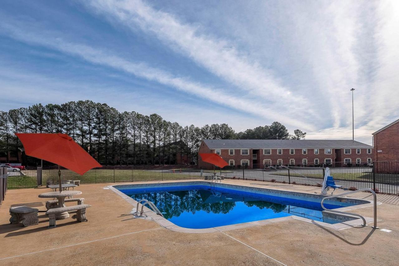 Red Roof Inn Plus+ Huntsville - Madison Exterior photo